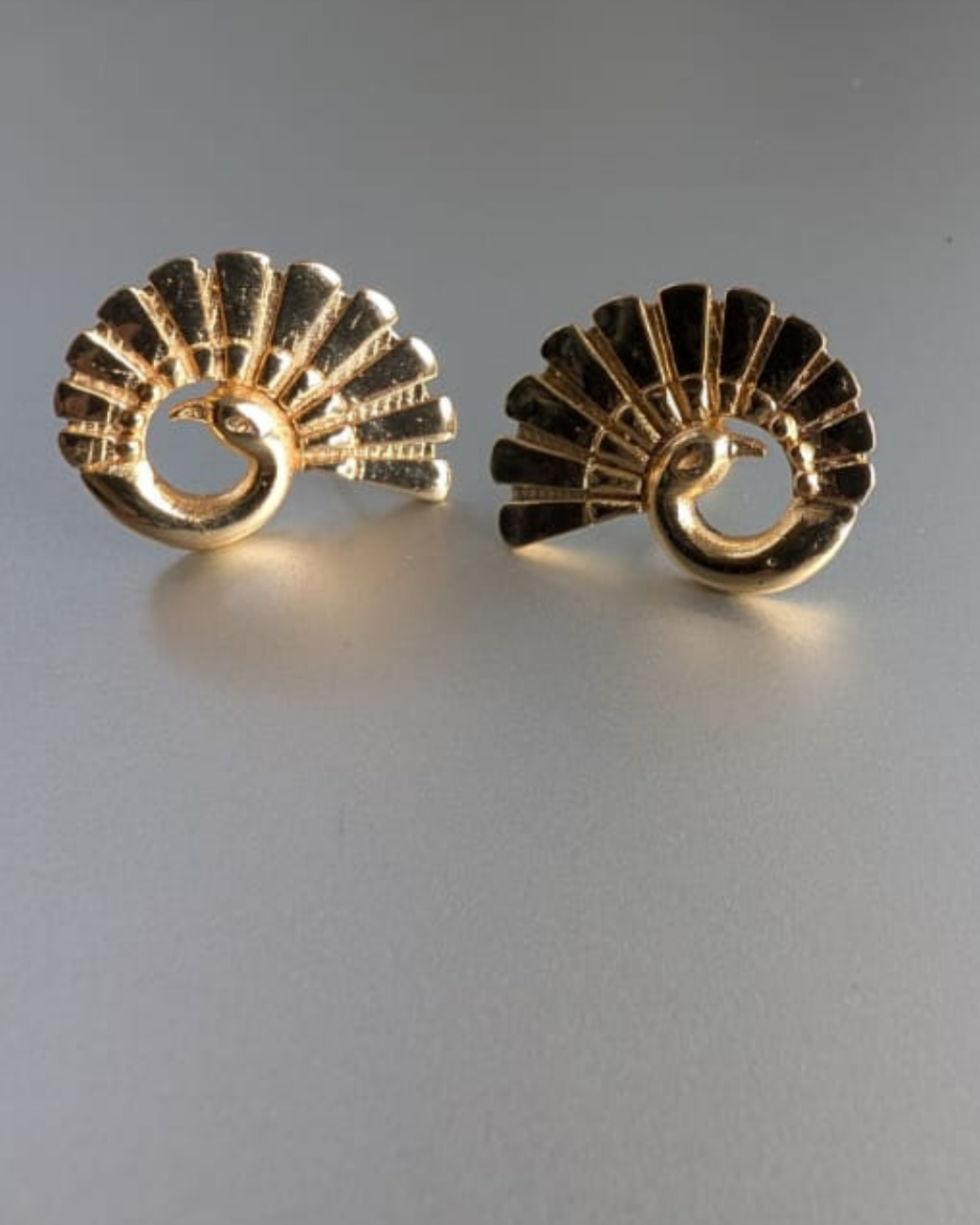 Feathercoil Studs